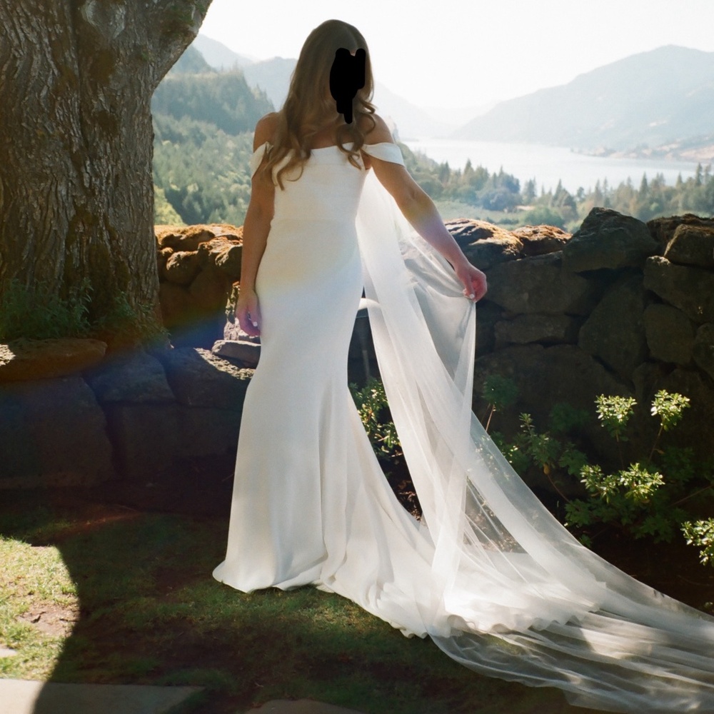 Untamed Petals Day Dream Veil